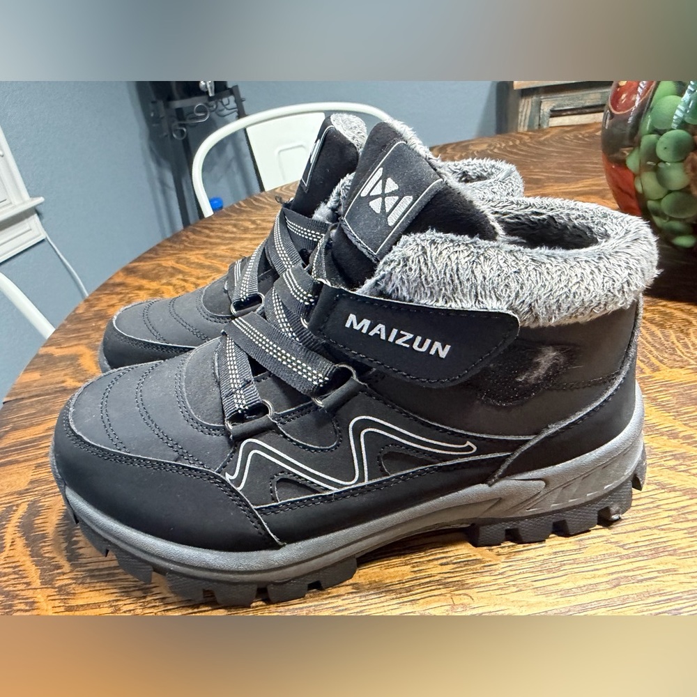 Maizun Men’s Black Winter Boots with Faux Fur Lining